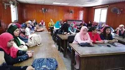 اختيار 50 فتاة من أصل 1600 للعمل رائدات ريفيات بالأقصر 