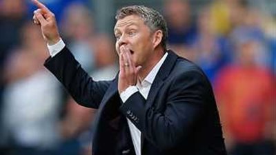 سولشاير يُثير غضب لاعبي مانشستر يونايتد