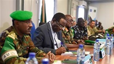 بعثة الاتحاد الأفريقي في الصومال والقادة الصوماليون يعززان التنسيق في العمليات