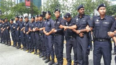 أربعة أجانب محتجزين بشأن صلاتهم بالمتشددين في ماليزيا