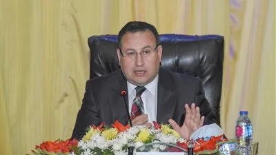 محافظ الإسكندرية خلال مبادرة