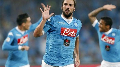 هيجواين يضع يوفنتوس في ورطة كبيرة 