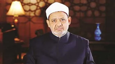 الطيب يصرف إعانة ومعاش شهري لأسرة طالب الأزهر المصاب في حادث قطار