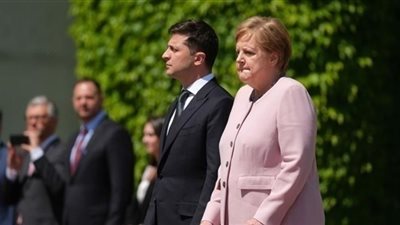 صحيفة مجرية: أخطاء ميركل الأخيرة بسبب الارتجاف