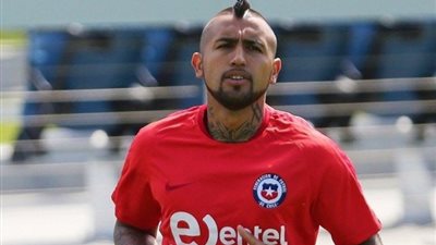 فيدال يحسم مستقبله مع برشلونة 