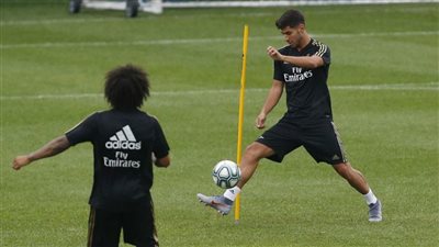 أسينسيو مطلوب في كندا