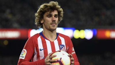 وكيل جريزمان يوجه تهديد شديد اللهجة لأتلتيكو مدريد