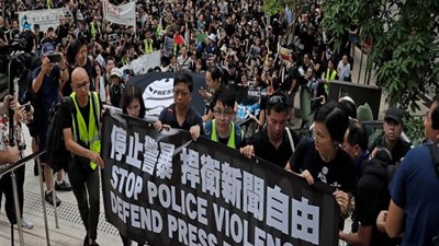 متظاهرو هونج كونج ينظمون مسيرة جديدة ضد قانون التسليم