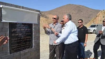 عبدالله وعبدالعاطي يفتتحان عددًا من سدود الحماية بقرية الشيخ الشاذلي بمرسى علم 