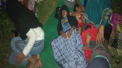 مقتل شخصين وانهيار عشرات المنازل في زلزال إندونيسيا