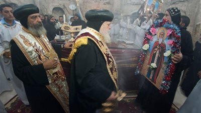 الأنبا اولوجيوس يحتفل بعيد القديس الأنبا شنودة بديره بسوهاج