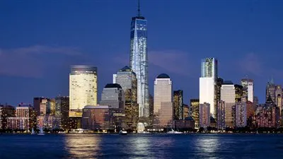 عمدة نيويورك يكشف سبب ظلام المدينة 