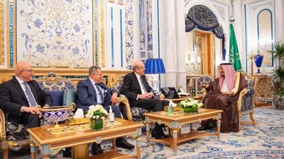 ما وراء الزيارة؟.. ردود أفعال واسعة حول لقاء 