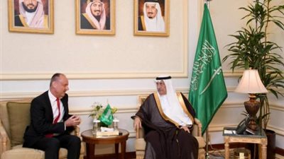 وزير الخارجية يستعرض مع سفير سويسرا الموضوعات المشتركة