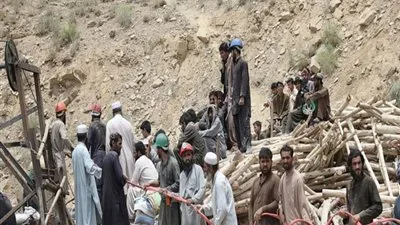 رجال الانقاذ في باكستان ينتشلون 8 جثث بعد انفجار منجم للفحم 