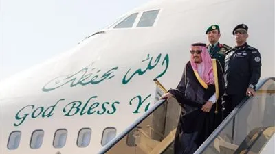 الملك سلمان يصل إلى نيوم