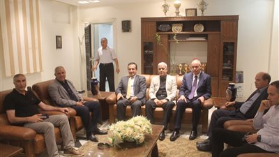  مسئولو الإسكان يبحثون مع محافظ المنوفية ومالك 