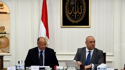وزير الإسكان ومحافظ القاهرة يتابعان تنفيذ مشروع تطوير 