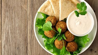 الفلافل.. تعرف على أبرز الرموز التعبيرية الجديدة لهذا العام (صور)