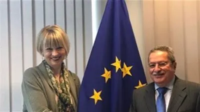 سفير اليمن يطلع مسؤول في الإتحاد الأوروبي على آخر المستجدات