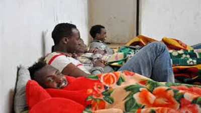 المهاجرون في مركز الاحتجاز بليبيا يعيشون ظروف قاسية