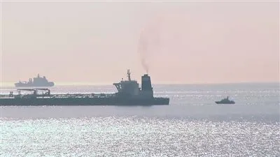 الحرس الثوري الإيراني يعلن احتجاز ناقلة أجنبية بالخليج