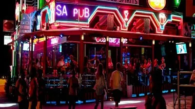 قبرص تحتجز 12 إسرائيليًا لمدة 8 أيام بتهمة اغتصاب 