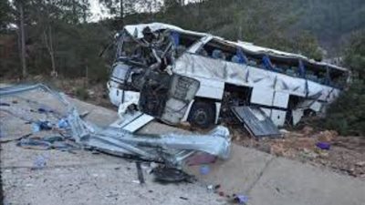 مقتل 15 إثر حادث حافلة في شرق تركيا