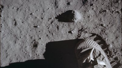 أمريكا تحيي الذكرى السنوية الـ50 لإرسال رواد فضاء إلى القمر