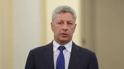 الرئيس المشارك للمعارضة الأوكرانية يدلي بصوته في انتخابات برلمانية مبكرة