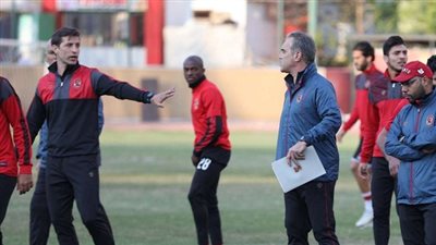 لاسارتي ينفعل على لاعبي الأهلي في مران اليوم