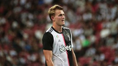 دي ليخت يكشف عن السبب الحقيقي وراء عدم الإنتقال لبرشلونة