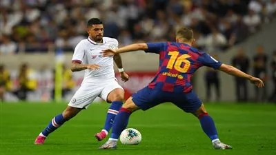 روس باركلي يضيف الهدف الثاني في مرمى برشلونة (فيديو)