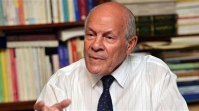 أستاذ تاريخ: جمال عبد الناصر استعان بمحمد نجيب حتى يكون واجهة لهم