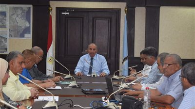 محافظ البحر الأحمر يناقش سبل القضاء على مشكلة الصرف الصحي بالغردقة (صور) 