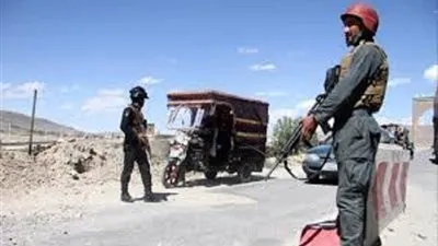 طالبان تقتل 4 من رجال الشرطة الأفغانية في هجوم على نقطة تفتيش