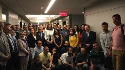 وزيرة الهجرة تلتقي أساتذة جامعة وطلاب مصريين بالمركز الثقافي في مونتريال  