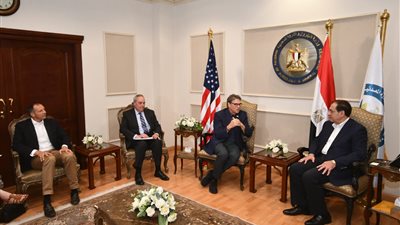 وزير البترول يستقبل نظيره الامريكى فى أول زيارة له بالقاهرة