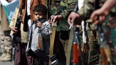 صحيفة: مليشيا الحوثي تقر رسميا مشروع تجنيد الاطفال