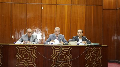 إزالة ١٠٤ حالة تعدٍ علي أملاك الدولة ونهر النيل بمدن قنا ونجع حمادي