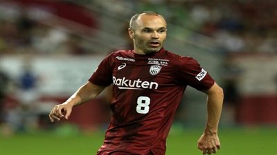 نجم برشلونة يقترب من مزاملة 