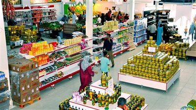 خبير اقتصادي: انخفاض أسعار 7 سلع استراتيجية خلال الفترة الماضية