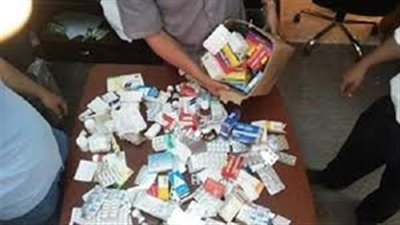جمارك القاهرة تحبط محاولة تهريب 1100 عبوة أدوية ومكملات غذائية