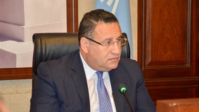 على هامش الاجتماع الدوري.. محافظ الإسكندرية يكلف الصرف بتحديد المسئولين عن الشنايش المكودة