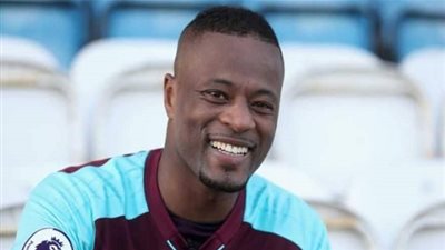 باتريس إيفرا يعتزل كرة القدم