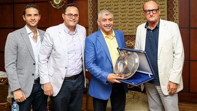 رئيس هيئة ميناء دمياط يستقبل وفدا من OAL أحد أكبر خطوط النقل في أسيا (صور)