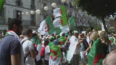 لجنة الحوار بالجزائر: متمسكون بطلب إطلاق سراح شباب الحراك