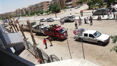   جهاز مدينة الشروق يشُن حملة لإزالة الإشغالات وضبط المحال المخالفة بالمدينة