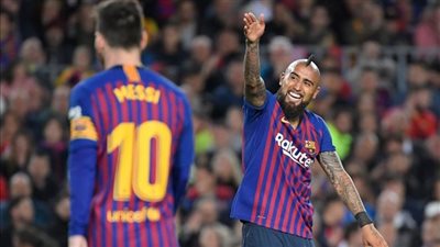 برشلونة يحسم مصير فيدال.. ويطرد هذا اللاعب