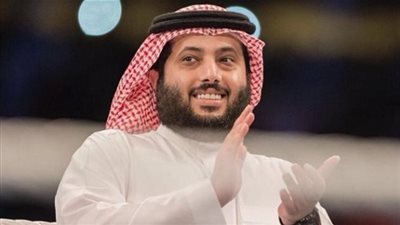 شاهد.. تركي آل الشيخ يرتدي قميص ألميريا الإسباني